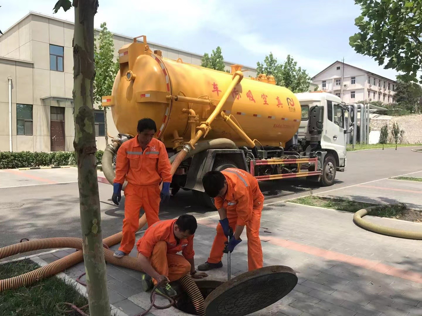 蕲春化粪池清理与5-8吨吸粪车施工效率分析
